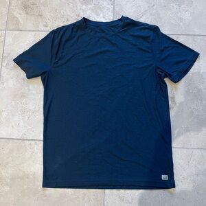 EUC Vuori Strato tech tee shirt. Navy blue. Medium.